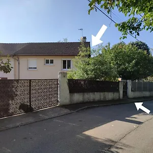 Dans Maison Avec Jardin Et Balcon, Au Calme , Sérézin-du-Rhône Frankrijk